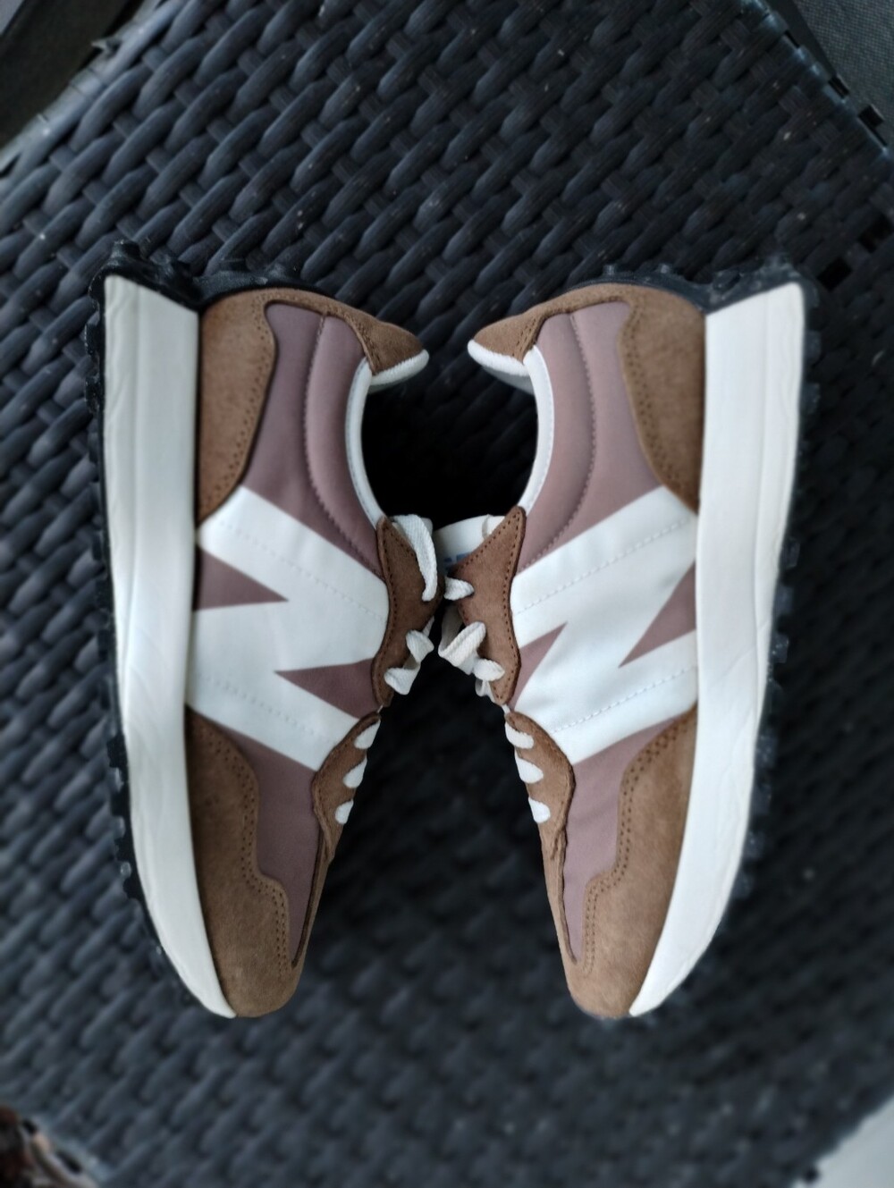New Balance 327 Sneakers Women’s 7 Brown White Suede U327LG - Picture 6 of 8